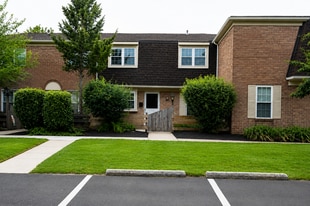 Building Photo - 221 Arbour Ct