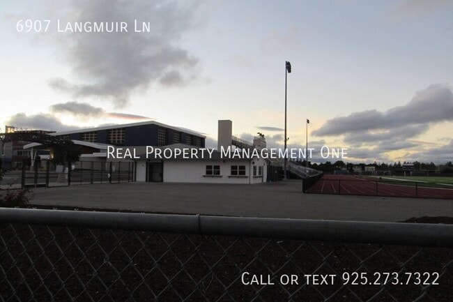 Building Photo - 6907 Langmuir Ln