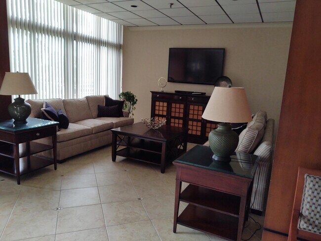 Building Photo - 5047 N Hwy A1A