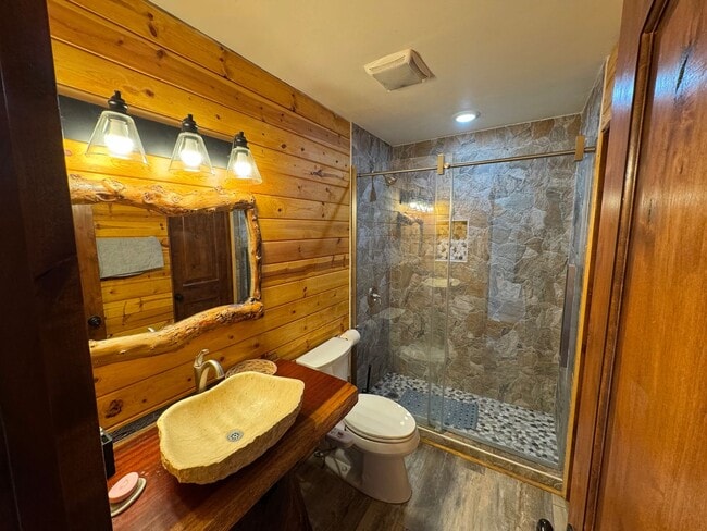 Building Photo - 1 Bedroom - 1 Bathroom