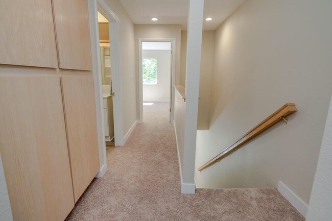 Building Photo - 3121 Woods Cir