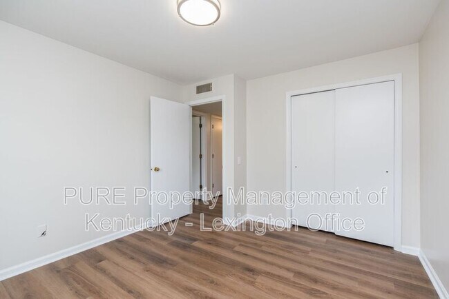 Building Photo - 429-1 Chestnut St