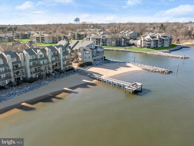 Building Photo - 7024 Channel Village Ct