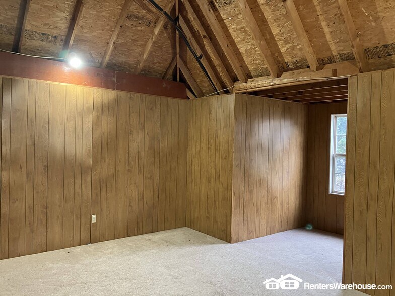 Building Photo - 191 Castlehill Dr