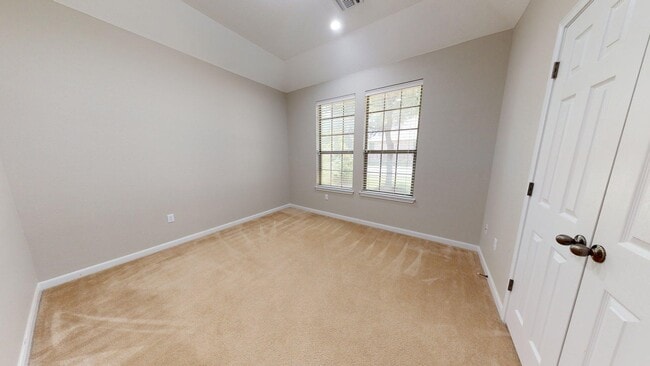 Building Photo - 301 Highland Horizon