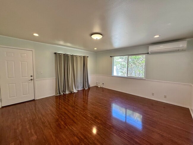 Building Photo - 3 Bedroom / 2 Bathroom Home in Waikapu Gardens!