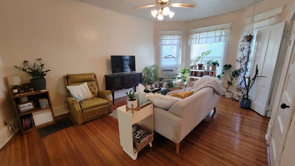 Building Photo - 728 Ohio St