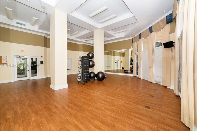 Building Photo - 17125 N Bay Rd