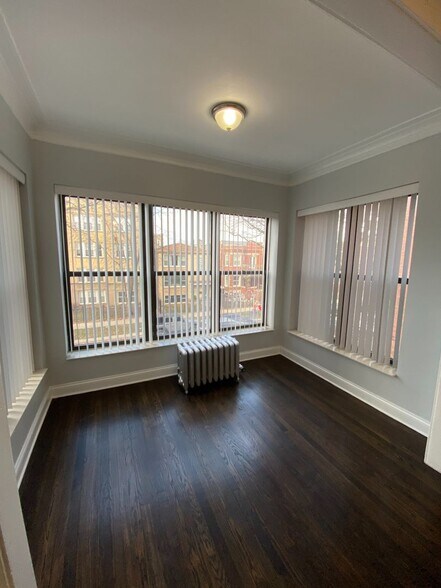 Building Photo - 4713 N Albany Ave