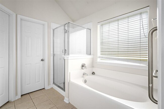 Building Photo - 17807 N White Tail Ct