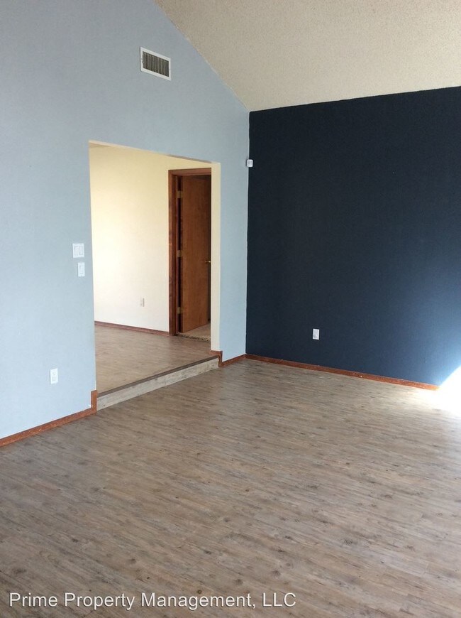 Building Photo - 3 br, 2 bath House - 116 Rosewood Dr.