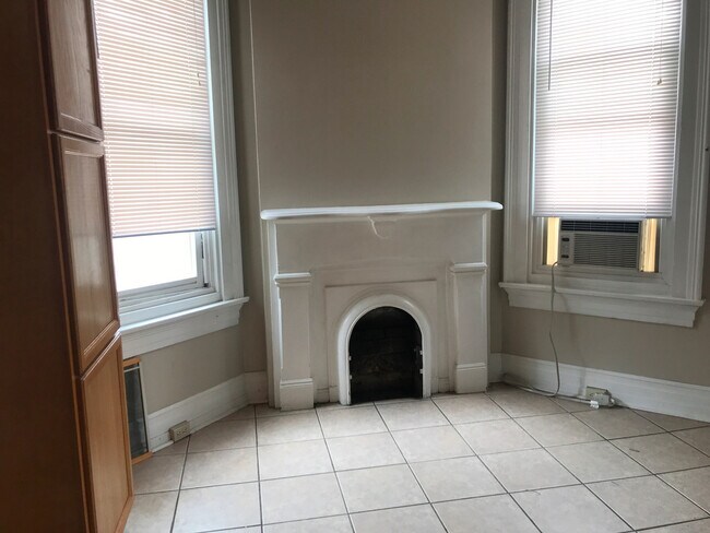 Building Photo - 801 Willard St