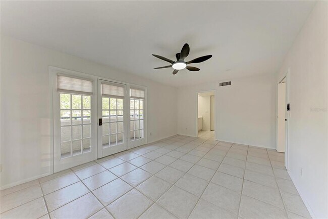 Building Photo - 835 S Osprey Ave