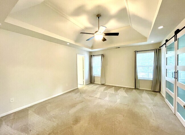 Building Photo - 6207 Oaken Gate Dr S
