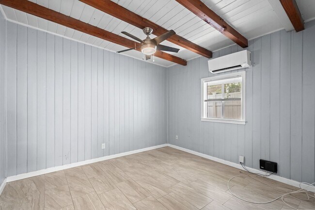 Building Photo - Turner Street Tri-Plex