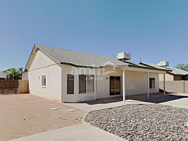 Building Photo - 10224 W Oregon Ave
