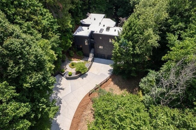 Building Photo - 4 W Wesley Ridge
