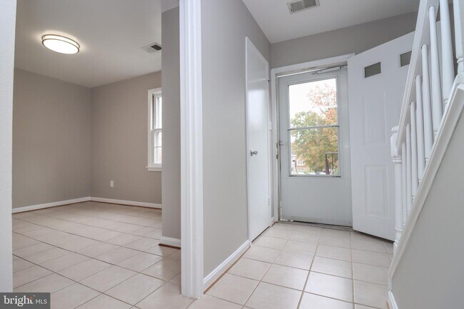Building Photo - 1045 Brixton Ct