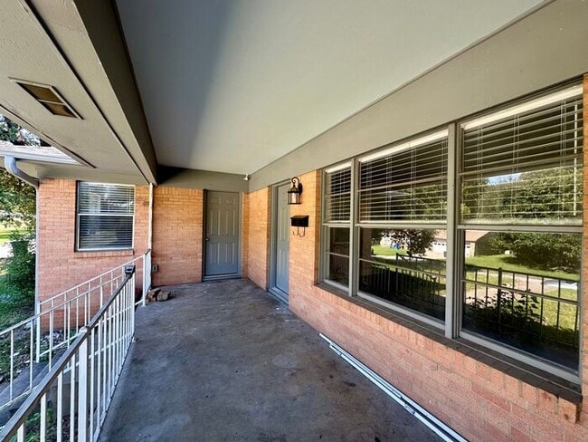 Building Photo - Newly Remodeled 4 Bedroom 2 Bath in Tyler!