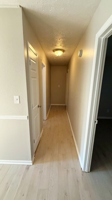 Building Photo - EASTSIDE - 3 BEDROOM RANCH HOME AVAILABLE NOW!