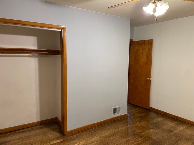 Building Photo - 660 Fairhaven Dr