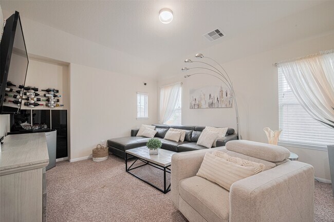 Building Photo - 5218 Windy Plantation Dr