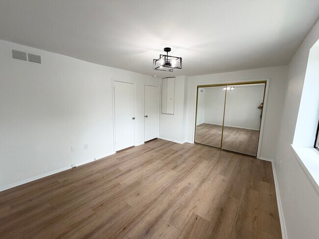 Building Photo - 7038 Knighthood Ln