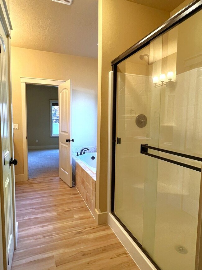 Building Photo - Beautiful 3 bed 2 bath home in The Preserv...