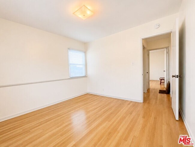 Building Photo - 7301 Dunfield Ave