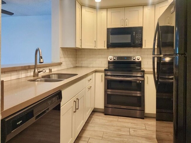 Building Photo - 5151 Walnut Ave