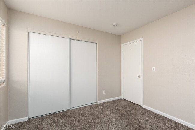 Building Photo - 8564 Shady Pines Dr