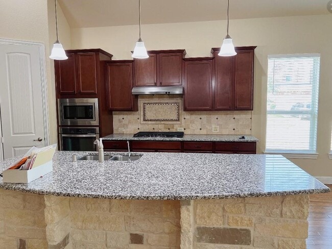 Building Photo - 26726 Grey Peregrine Dr