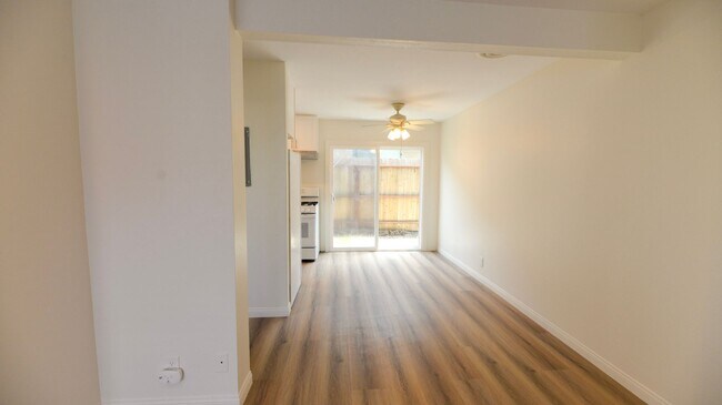 Building Photo - 218 Avenida Rosa