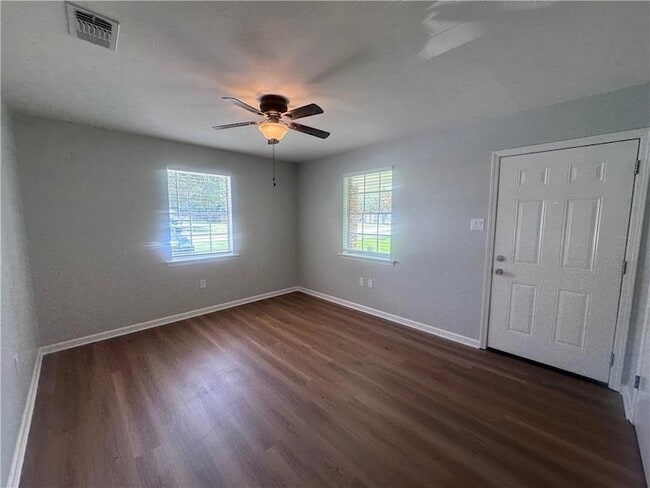 Building Photo - 212 Transcontinental Dr
