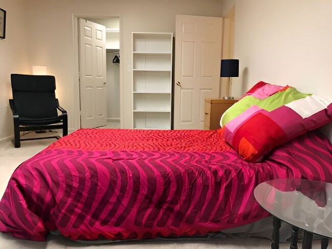 Unit # 3 - 5102 Warren Plz NW