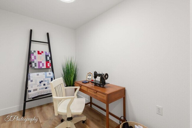 Building Photo - 1673 Warm River Dr