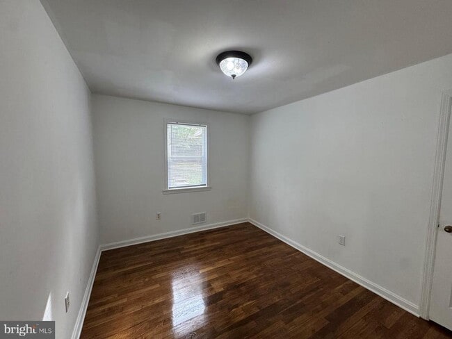 Building Photo - 6121 Quebec Pl