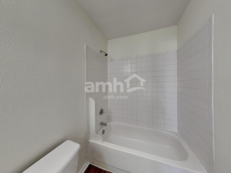 Building Photo - 8043 Cantura Mls