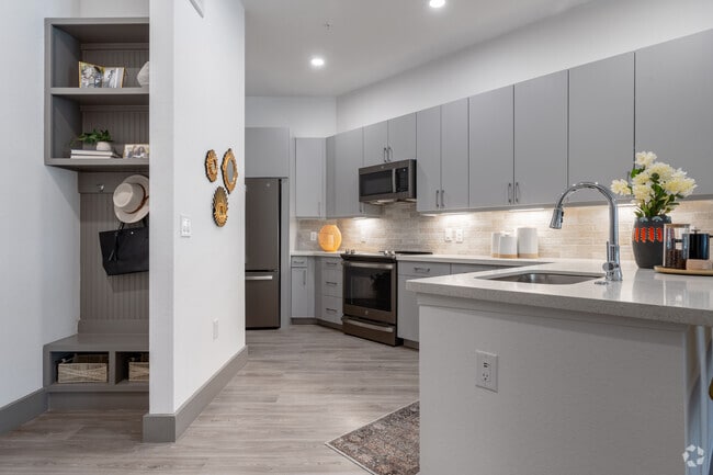 1BR, 1BA - 722SF - Kitchen - Broadstone East End