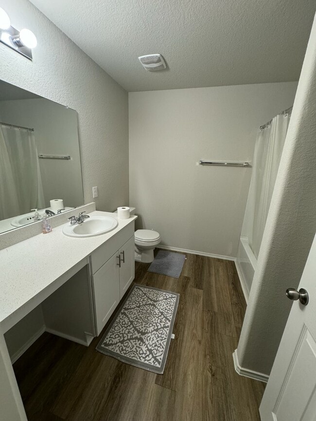Building Photo - 4310 Stuebner Hl Dr