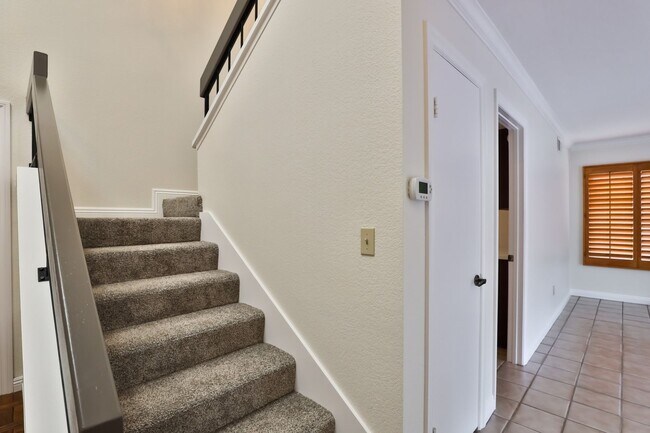 Building Photo - Spacious 3-Bedroom Scripps Ranch Home