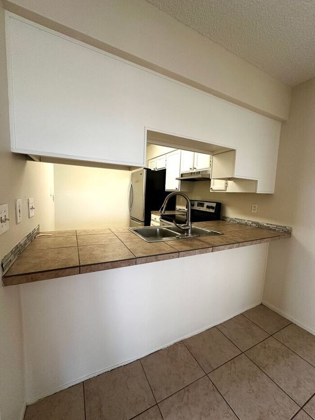 Building Photo - $500 Move In Special!2-bedroom, 1-bath apartment in Mesa, AZ