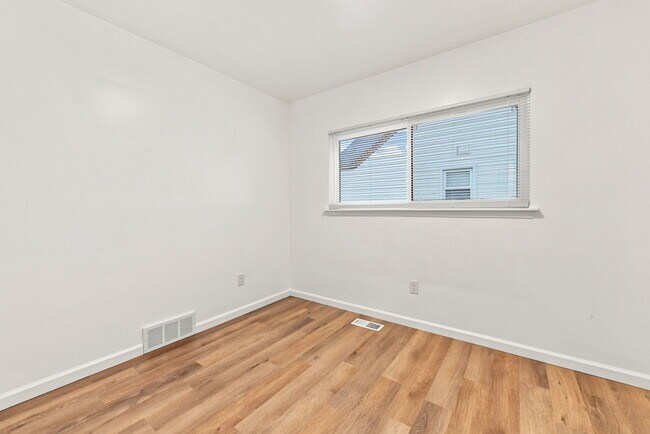 Building Photo - 22529 Tuscany Ave