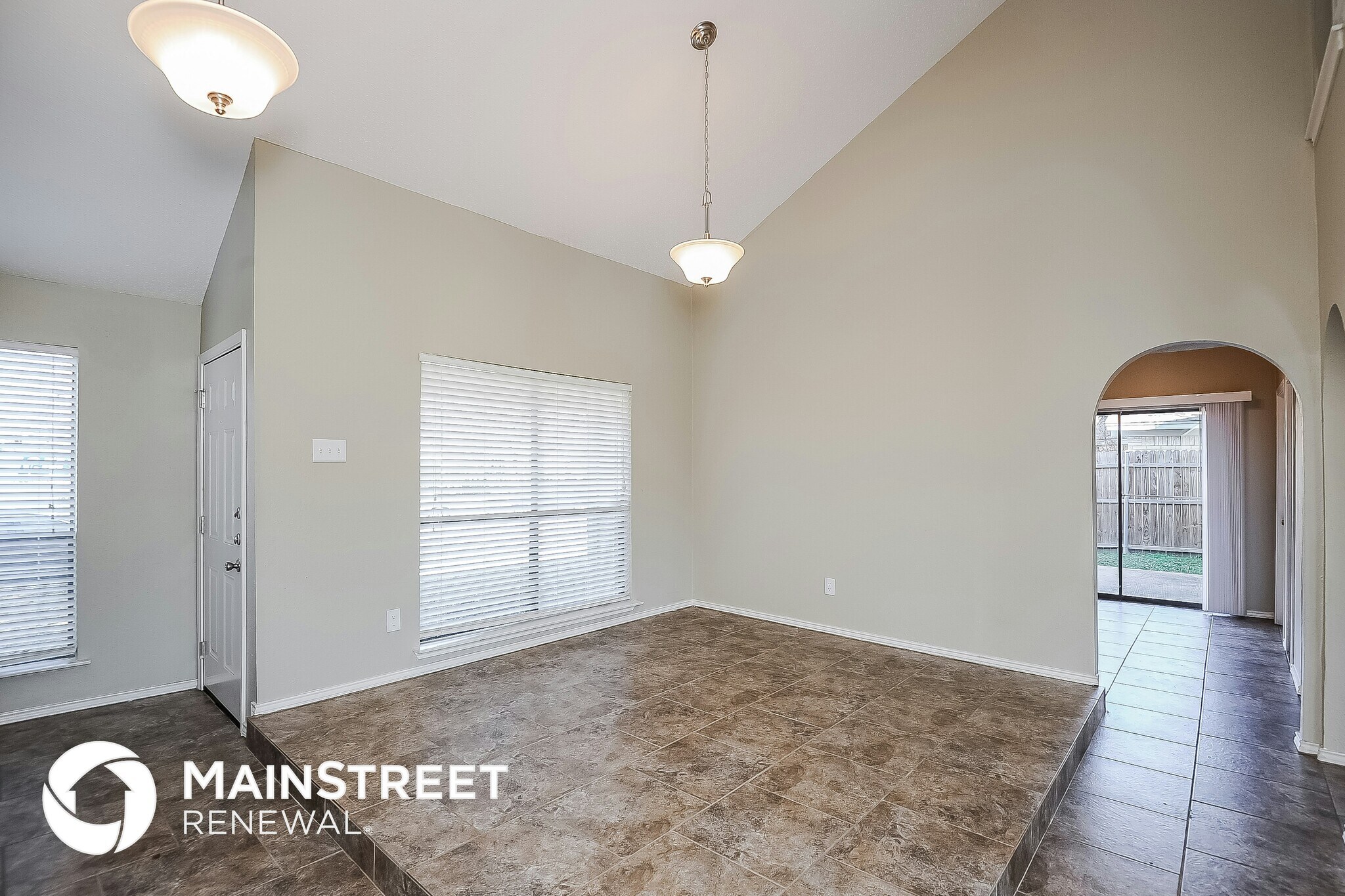 Building Photo - 5022 Presidio Dr