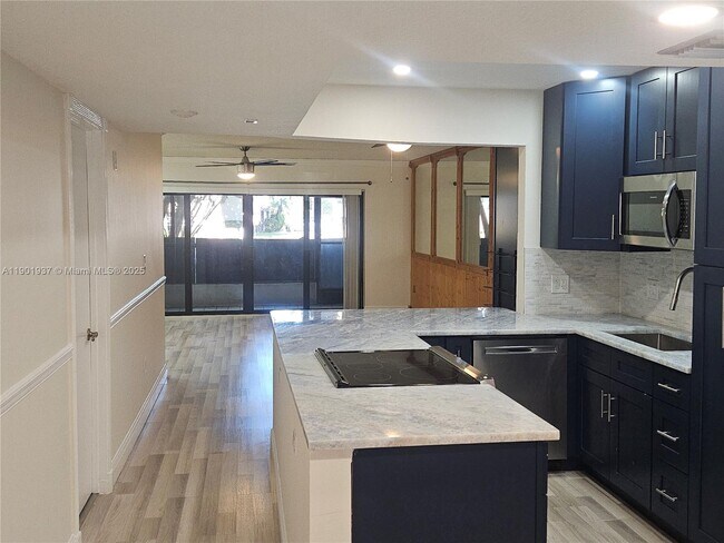 Building Photo - 1021 Mockingbird Ln