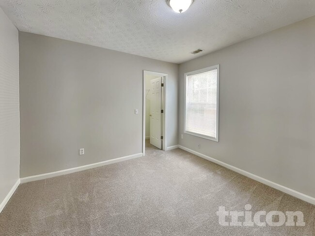 Building Photo - 62 Kirkhill Dr