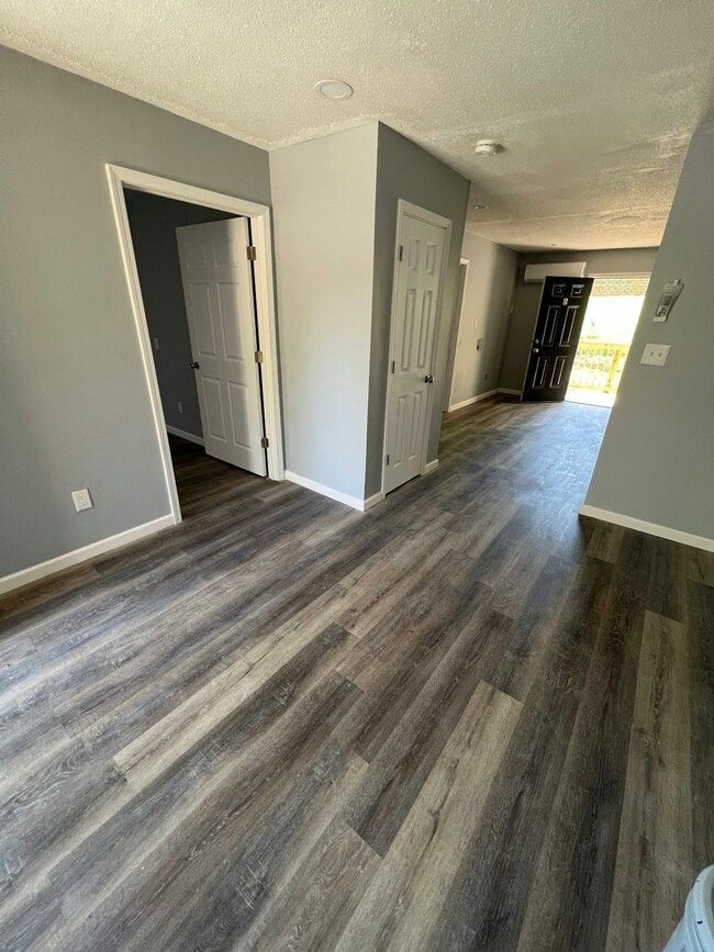 Building Photo - 106 N Pugh St