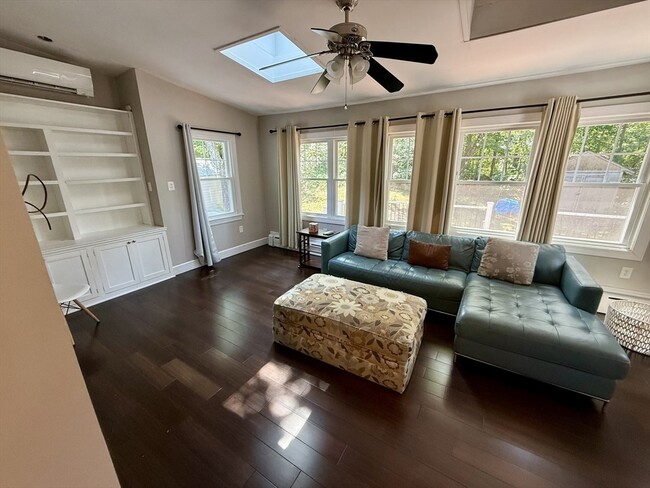 Building Photo - 100 Stimson St