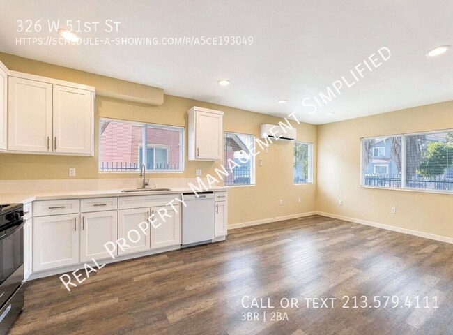 Building Photo - 326 W 51st St