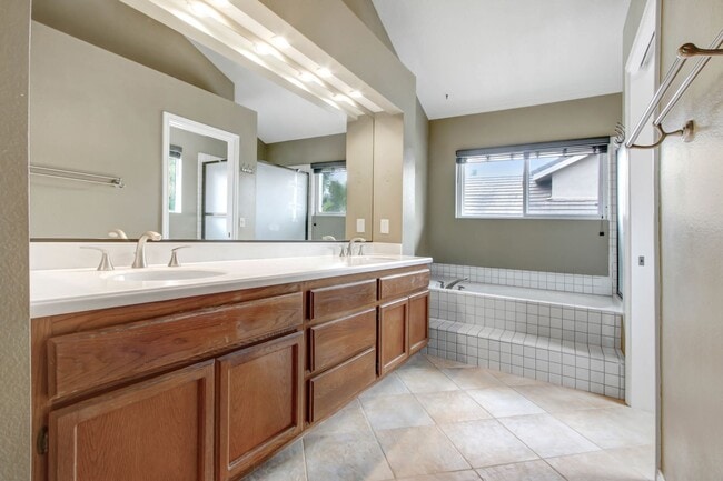 Building Photo - 3 Bed 2 1/2 Bath | 2 Story Home Lactated in Chapparrosa Park, Palisades, Laguna Niguel